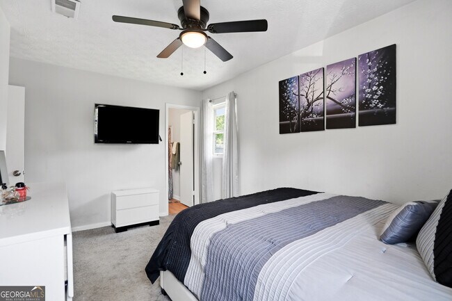 Building Photo - 405 King Arthur Ct