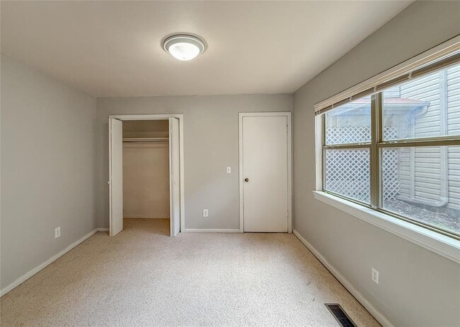 Building Photo - 12021 Hawthorne Ln