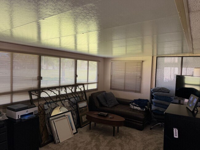 Building Photo - Large home on Golf Course in Leisure Village Senior Community
