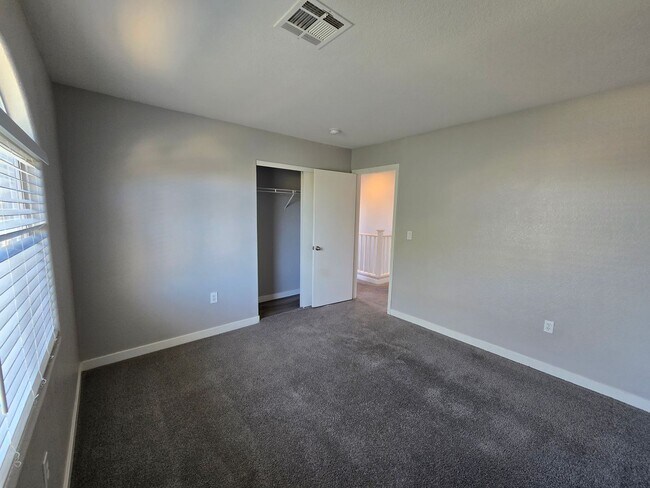 Building Photo - 4 Bedroom Rhodes Ranch Home