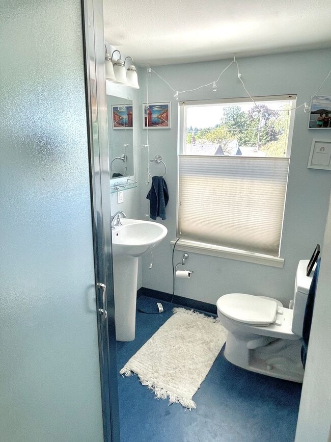 Building Photo - Charming Montavilla bungalow, 3 bed, 2 bat...