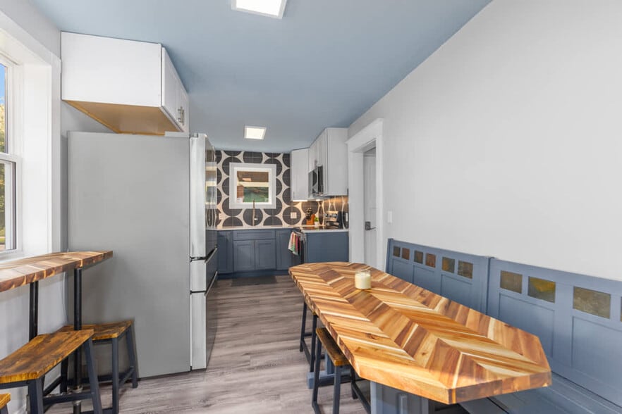 Building Photo - 21 Coldbrook St NE