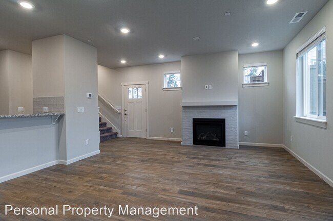Building Photo - 3 br, 2.5 bath House - 4220 S Cloverhill Way