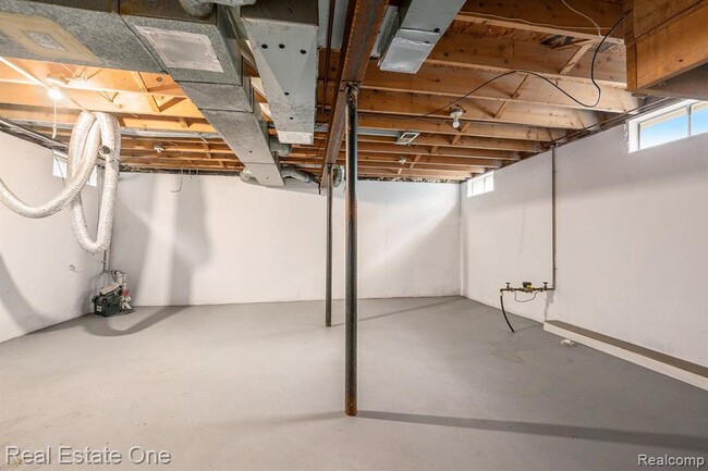 Building Photo - 4910 Chipman Dr