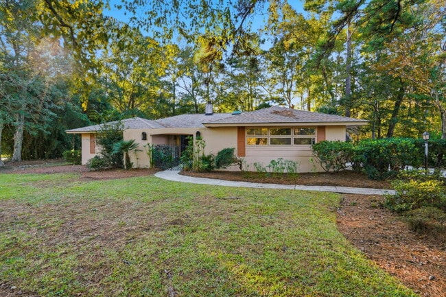 Primary Photo - 815 Farm Quarter Rd