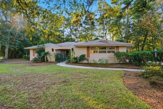 Building Photo - 815 Farm Quarter Rd