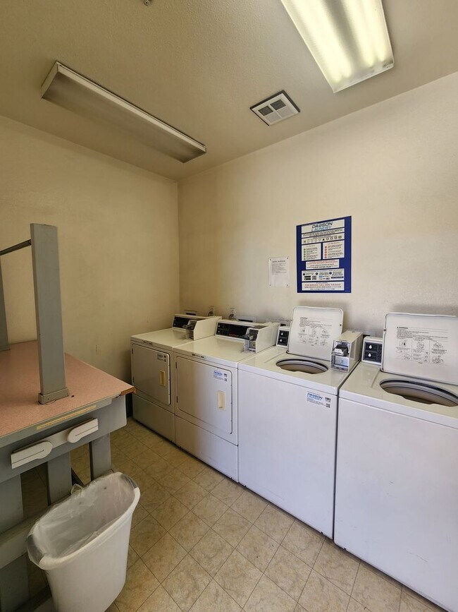 Building Photo - Comfortable 1 Bed, 1 Bath Grover Beach Apartment- Water and Trash Included