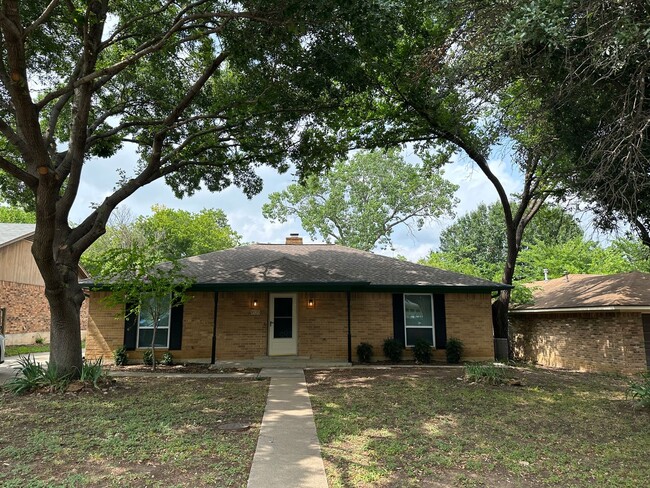 Primary Photo - 3 Bedroom/2 Bath/ 2 Car Carport Brick Home