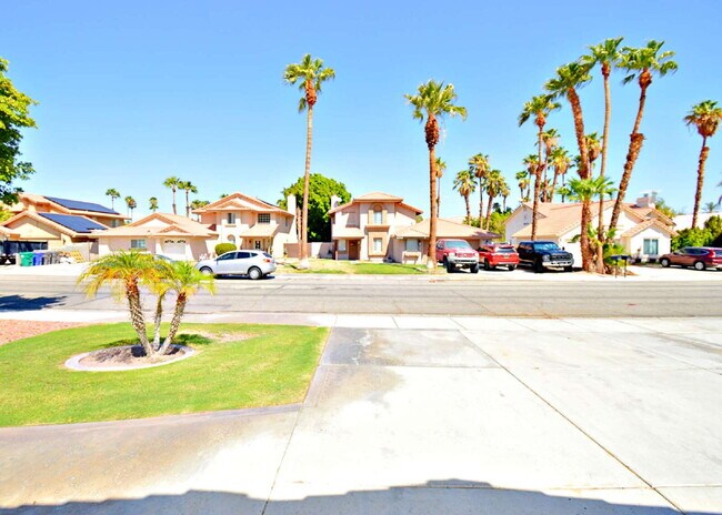 Building Photo - 5/3 Stunner in Cathedral City