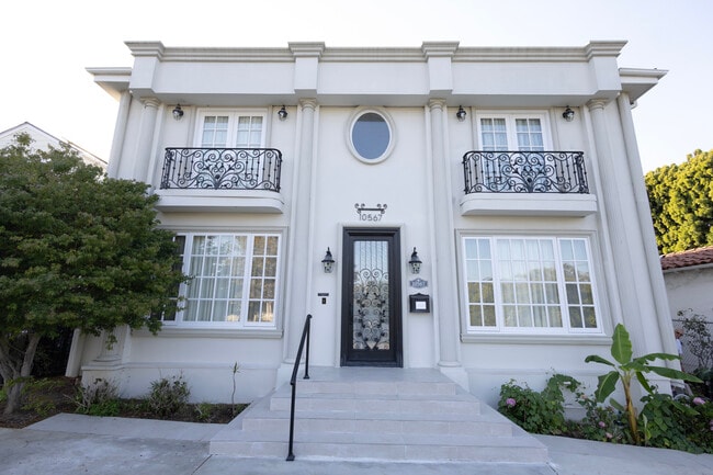 Primary Photo - 10567 Holman Ave