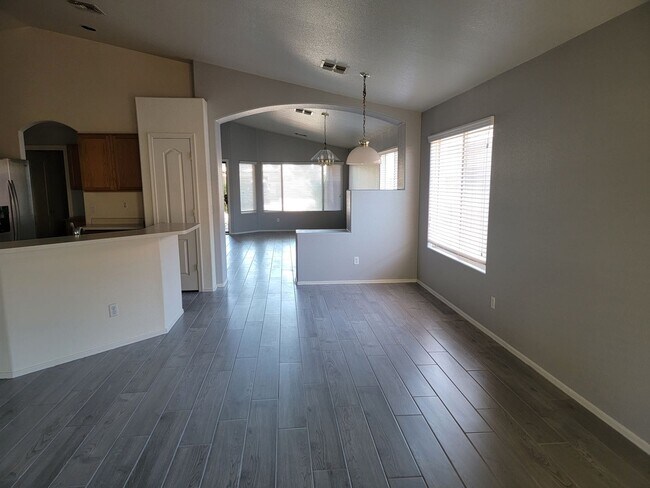 Building Photo - 8164 W Mary Ann Dr