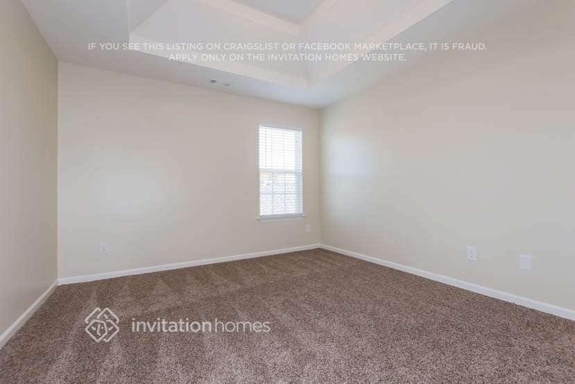 Building Photo - 10544 Barvas St