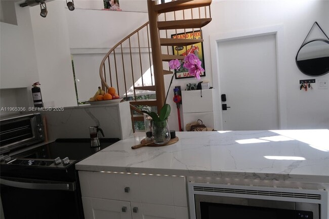 Building Photo - 3034 SW 27th Ave