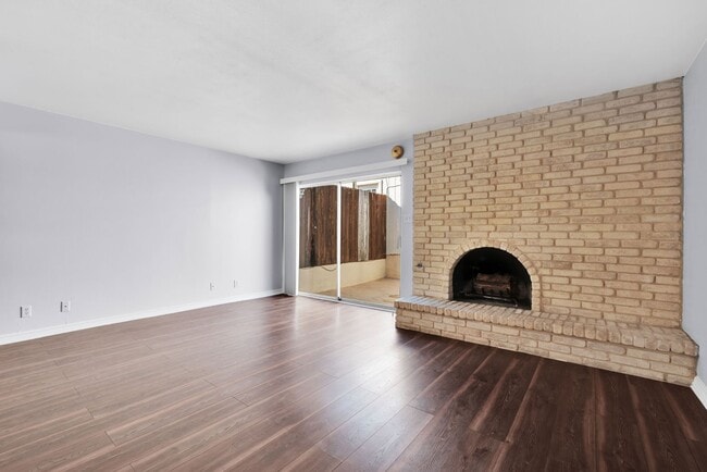 Building Photo - Move-In Ready 2-Bedroom Condo in Prime San Antonio Location