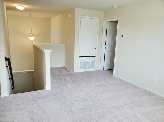 Building Photo - 409 La Dera Dr