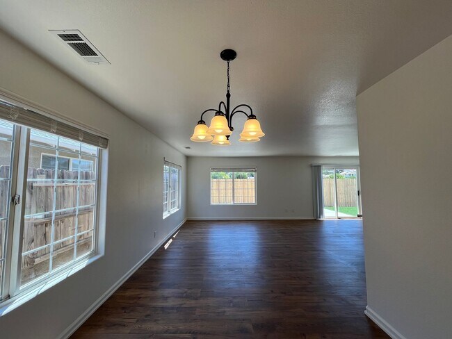 Building Photo - 1665 Aldo Way