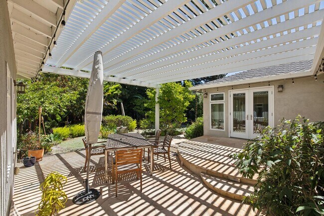 Building Photo - Beautiful Ranch Home with Bonus Room & Detached ADU | Minutes to Downtown