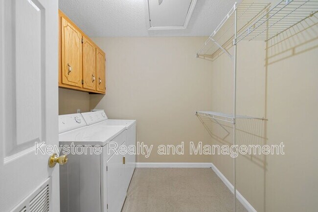 Building Photo - 119 Mace Ln