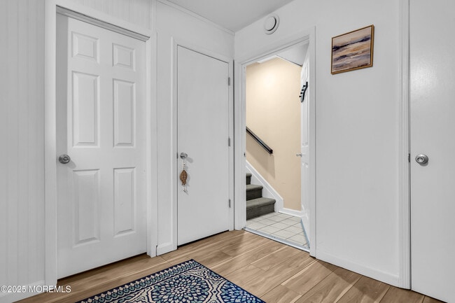 Building Photo - 336 E Lacey Rd