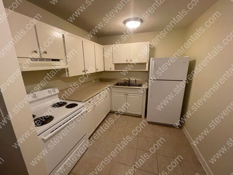 Building Photo - 441 Harding Pl