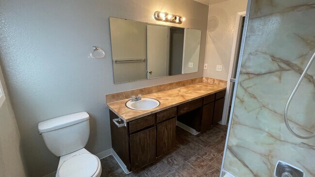 Building Photo - 3049 N Linda Vista Ln