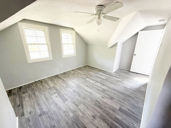 Building Photo - 3 BED 2 BATH BEAUTIFUL SINGLE FAMILY HOME