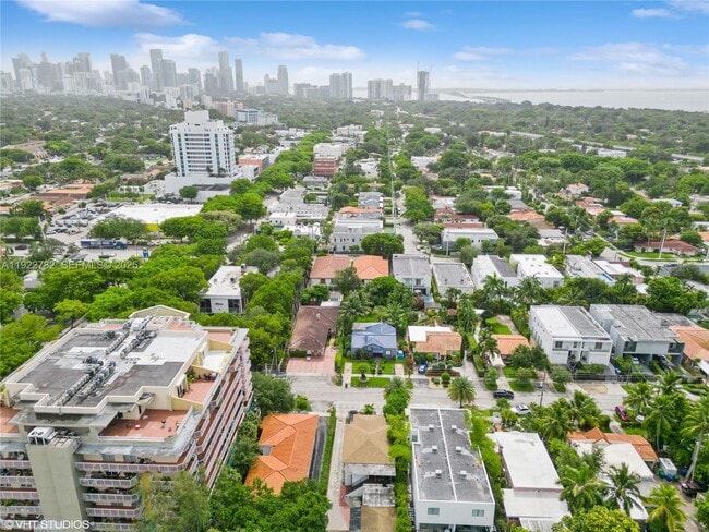 Building Photo - 2240 SW 16th Ct