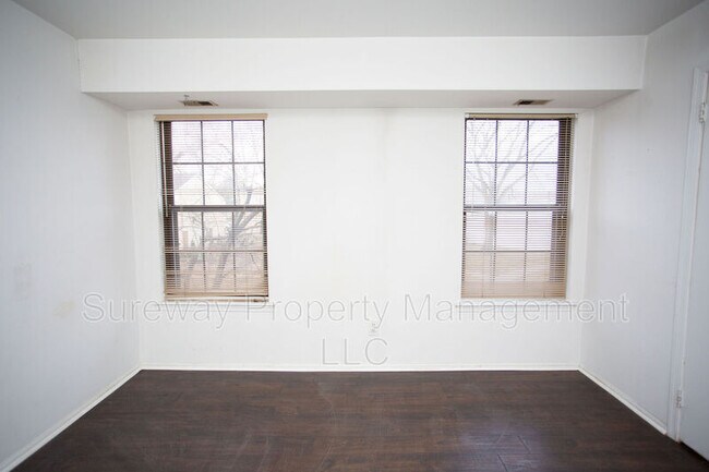Building Photo - 40 Sumac Ct