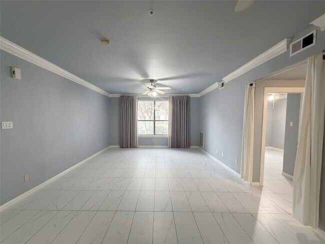 Building Photo - 6611 W Sam Houston Pkwy S