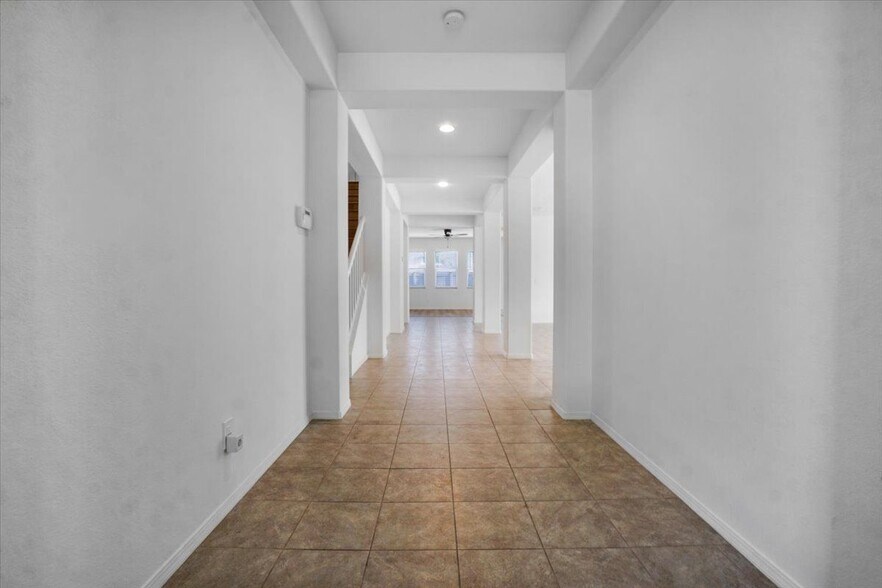 Building Photo - 1123 E Pennsylvania Ave