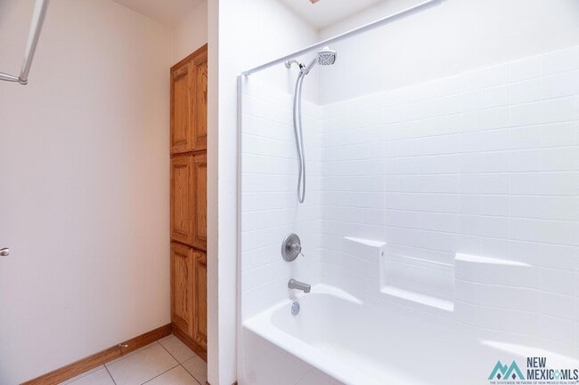 Building Photo - 3905 Springwood Dr