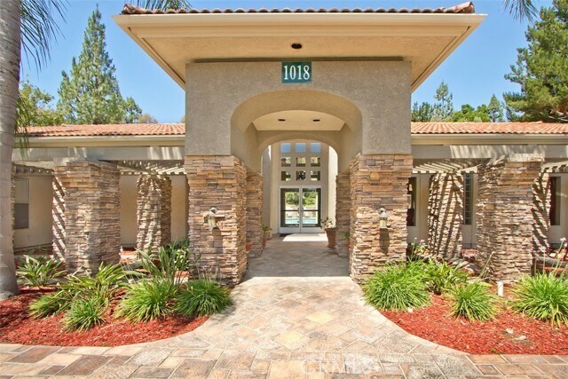 Building Photo - 1035 La Terraza Cir