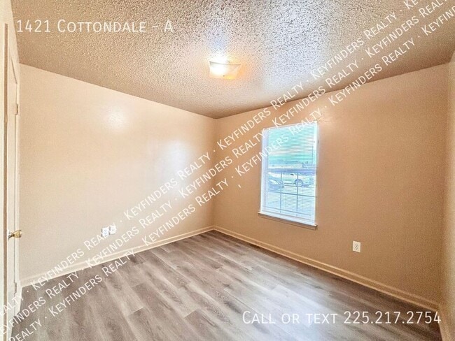 Building Photo - 1421 Cottondale-A