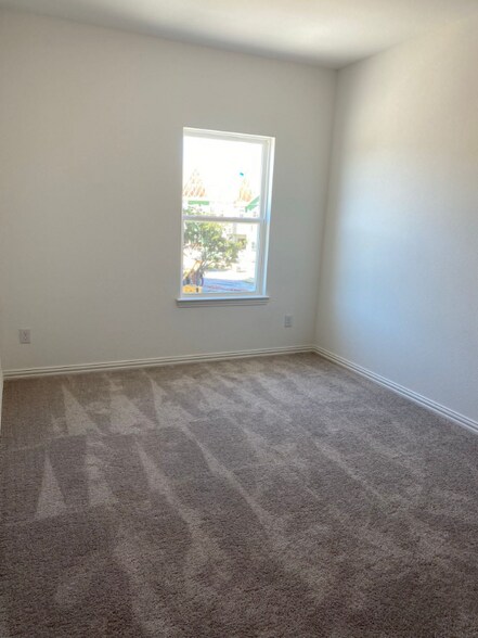 Building Photo - 9947 Michael Irvin St