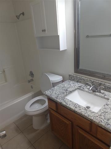 Building Photo - 6401 Brookglen Dr