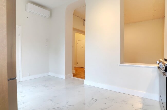 Building Photo - 232 Garden St