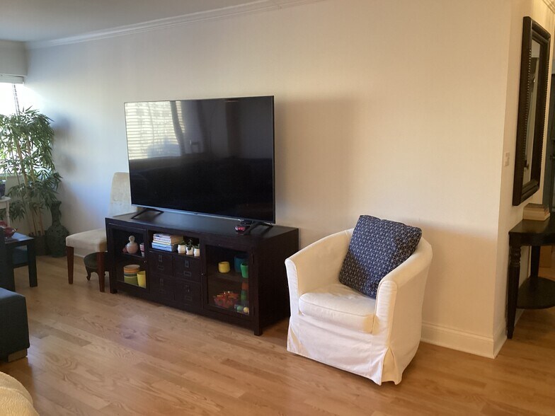 Building Photo - 1415 N Dearborn Pkwy