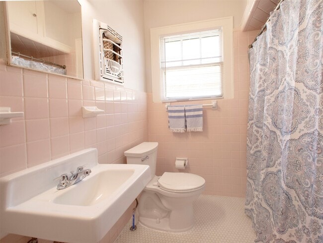 Building Photo - 5111 Ave Q 1/2