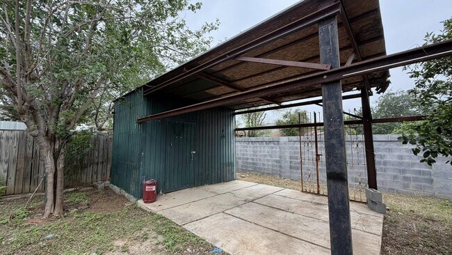 Building Photo - 1419 Reagan Dr