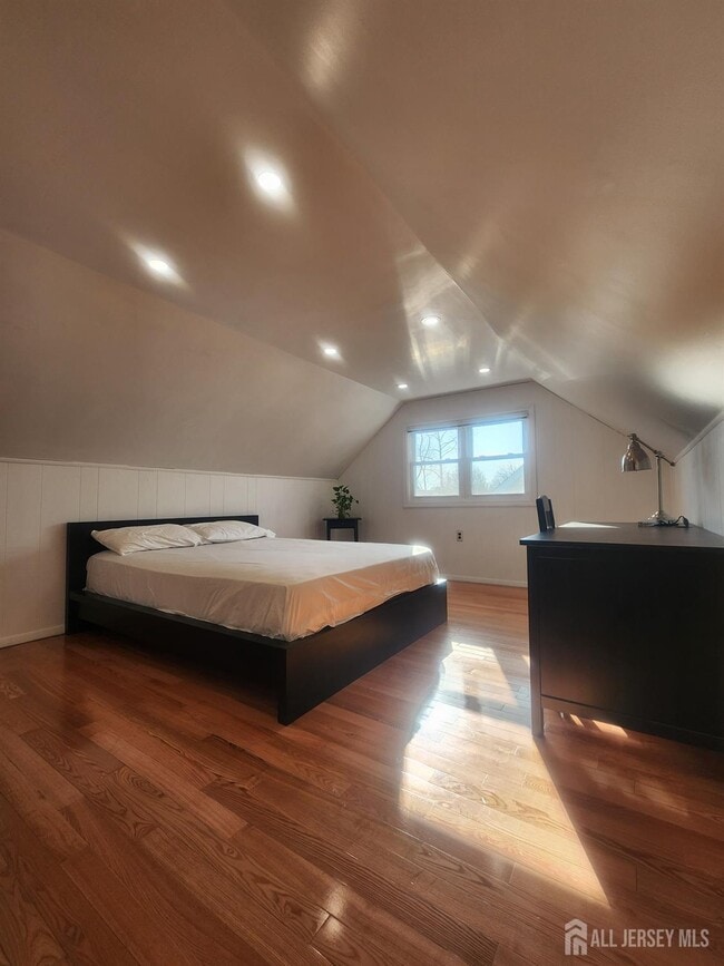 Building Photo - 1925 Verona Ave