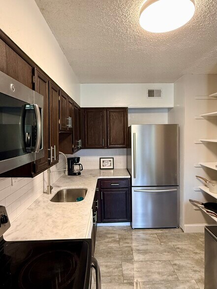 Building Photo - 5500 Holmes Run Pky