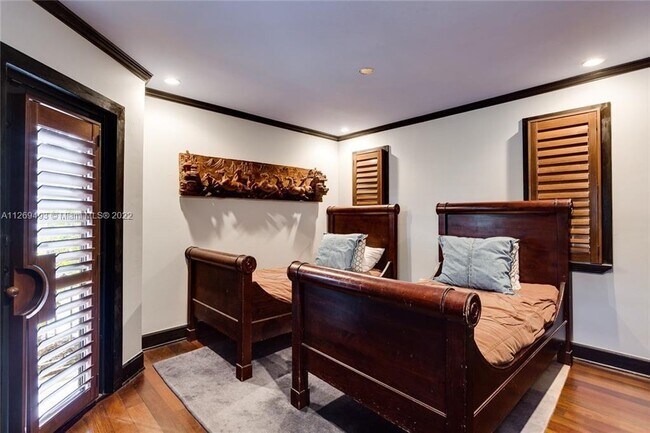 Building Photo - 3725 Sheridan Ave