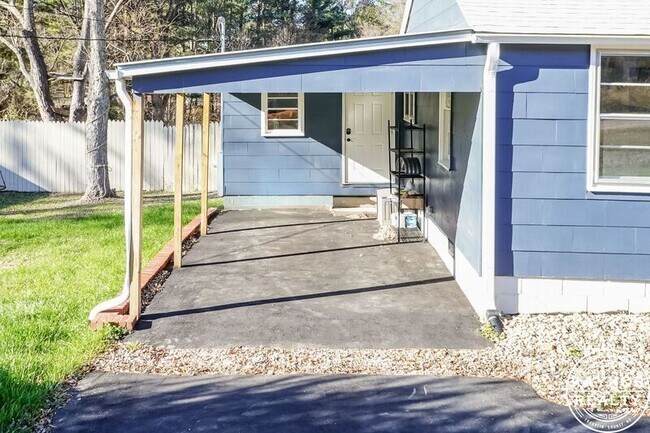 Building Photo - 429 N Main St