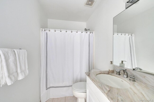 Building Photo - 167 Tuckahoe Ln