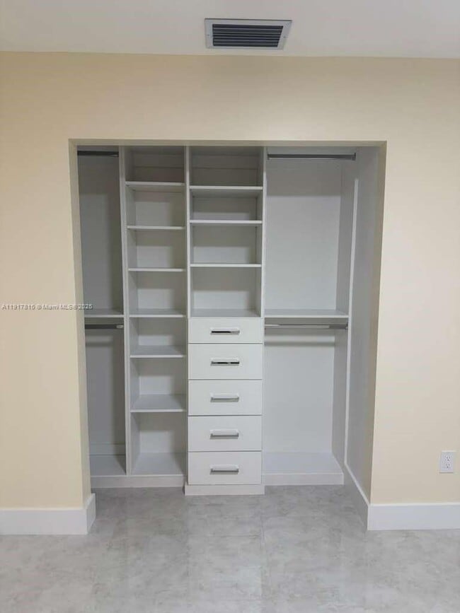 Building Photo - 7781 Simms St