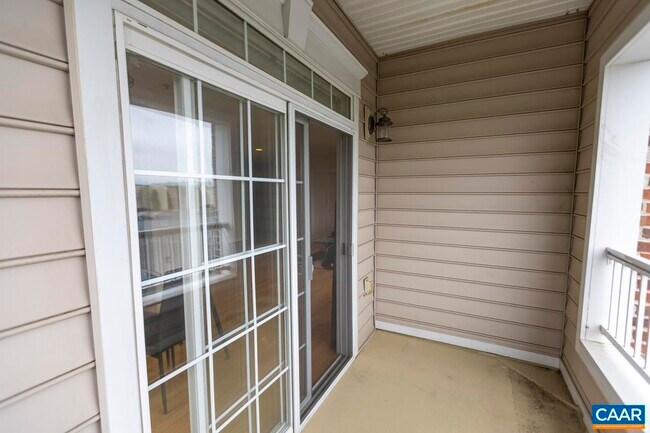 Building Photo - 1051 Glenwood Station Ln