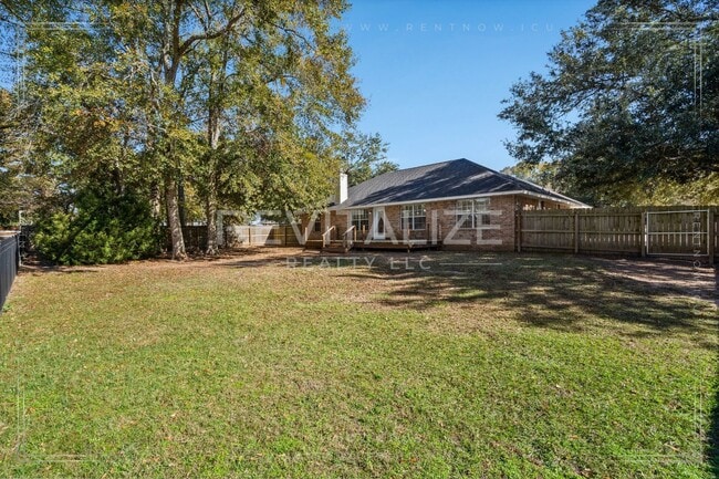 Building Photo - Beautiful 4-Bed 2-Bath Home on Corner Lot in Gated Community