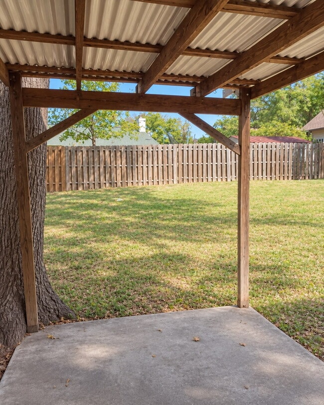 Building Photo - 4 Bedroom Home in Heritage Farms with Fireplace, Covered Patio and 2 Car Garage