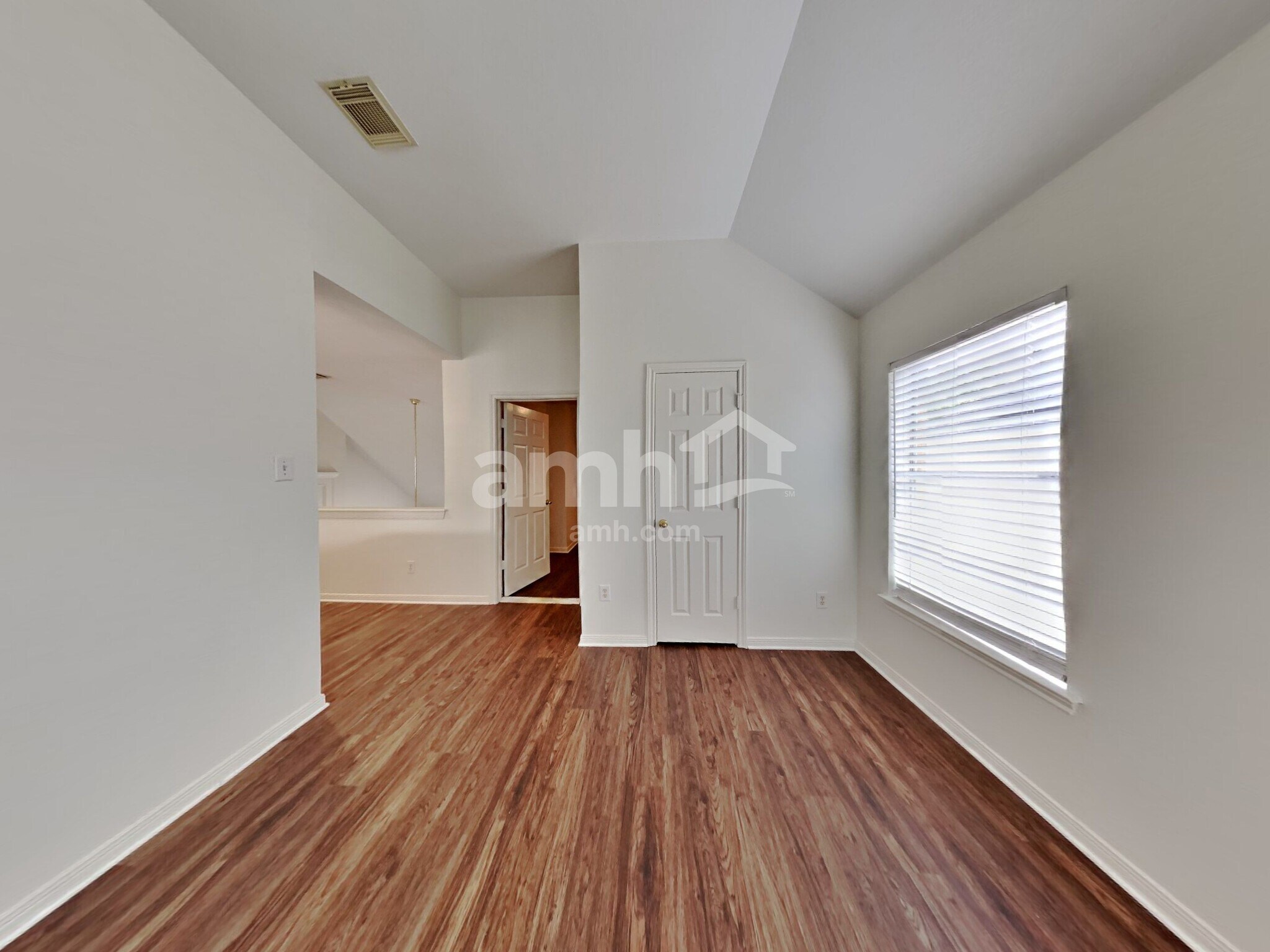 Building Photo - 2036 Pembroke Bay Dr