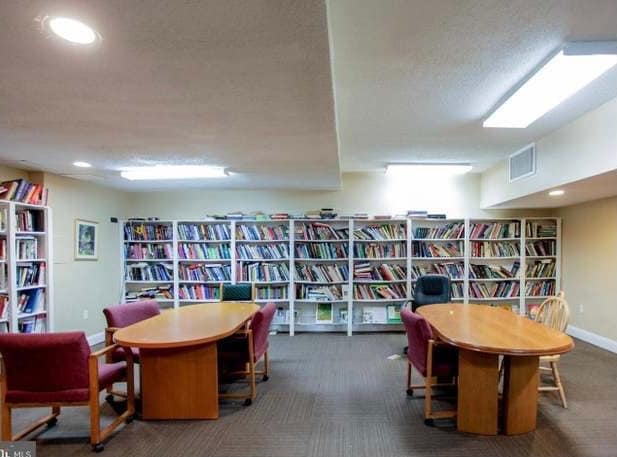 Library - 3101 S Manchester St